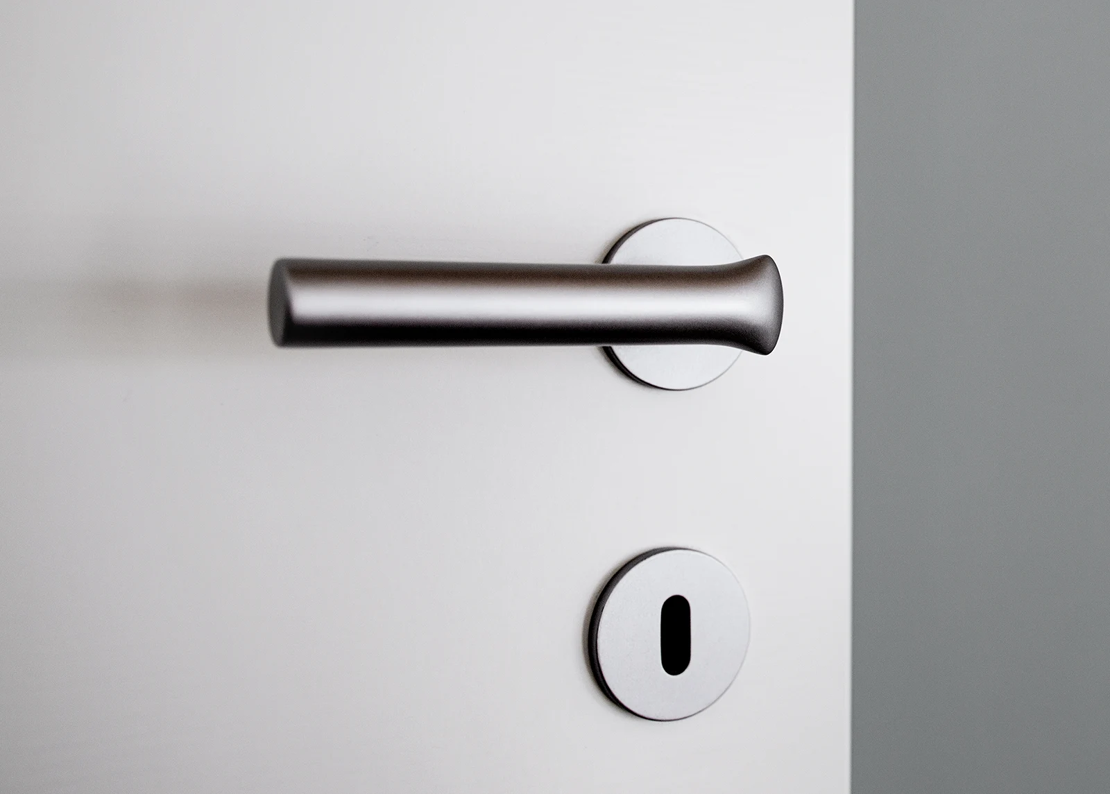 Türgriff entworfen von Francesco Sommacal, Industriedesigner