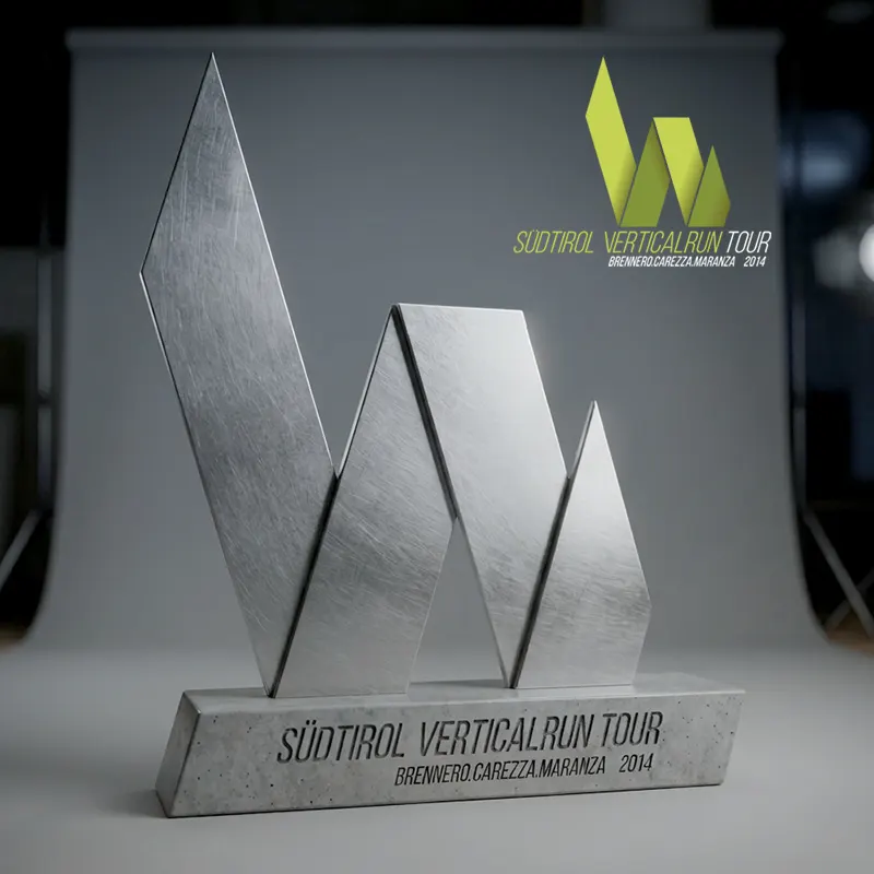 Trophäe mit dem Logo des Südtirol Vertical Run