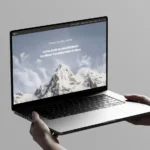 Website der Skischule Ladurns auf einem Laptop